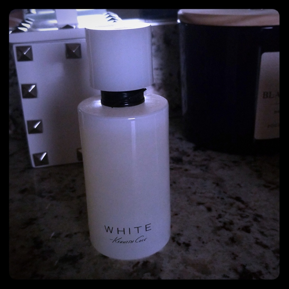 Kenneth Cole White perfume